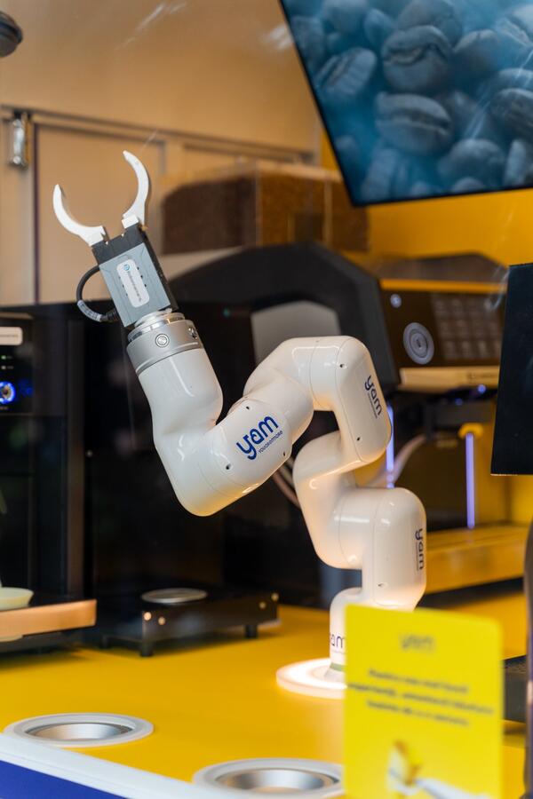 Detaliu braț robotic YAM