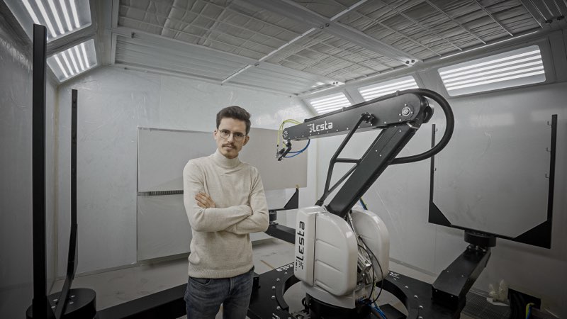 Nimrod Malinas cu robot Lesta